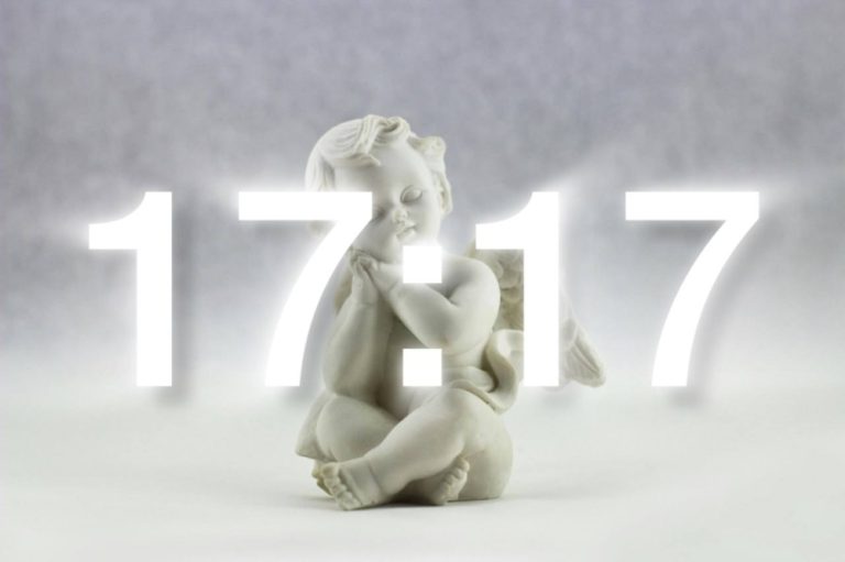 Що означає 17:17 на годиннику для жінки